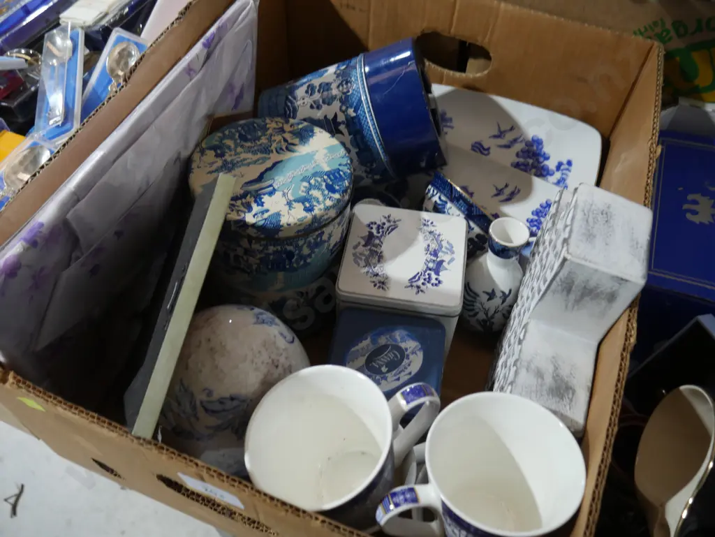 Tins, blue and white china Image 1++