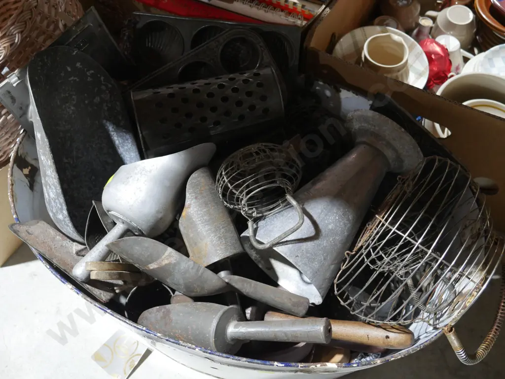 Vintage kitchenware etc Image 1++
