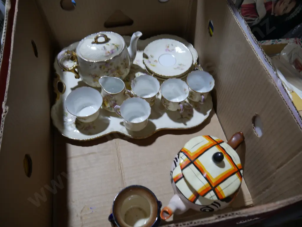 Wade novelty teapot, china etc Image 1++