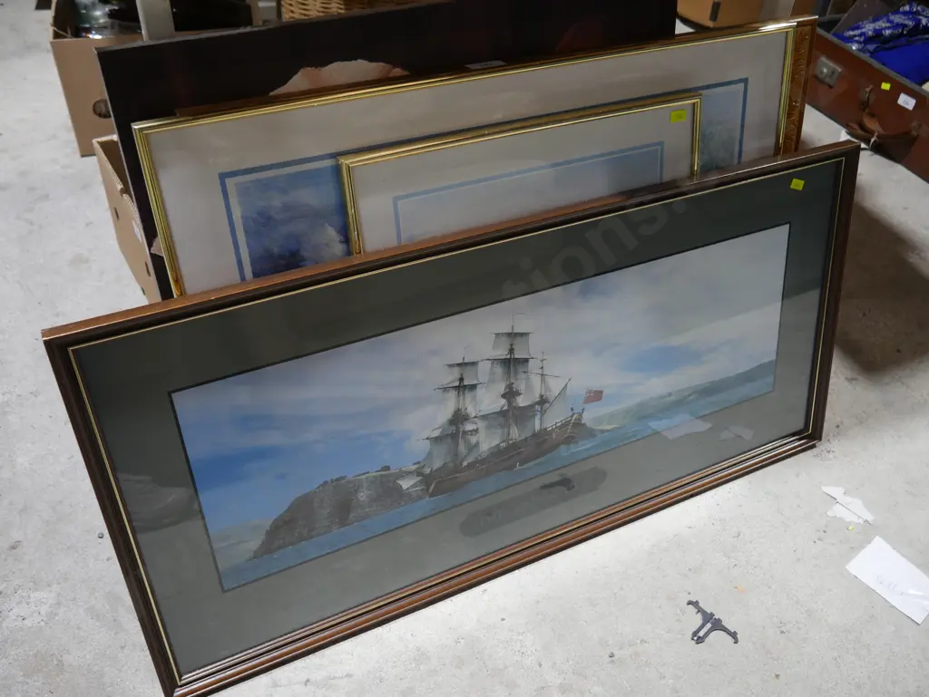 Box of framed art Image 1++