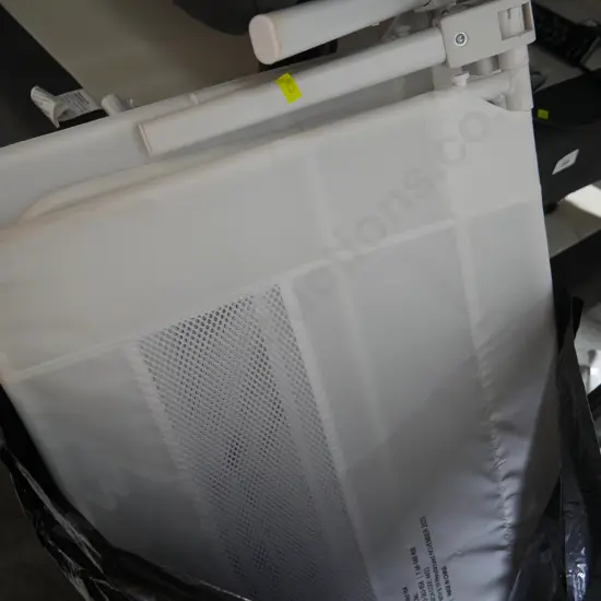 Folding bed rails