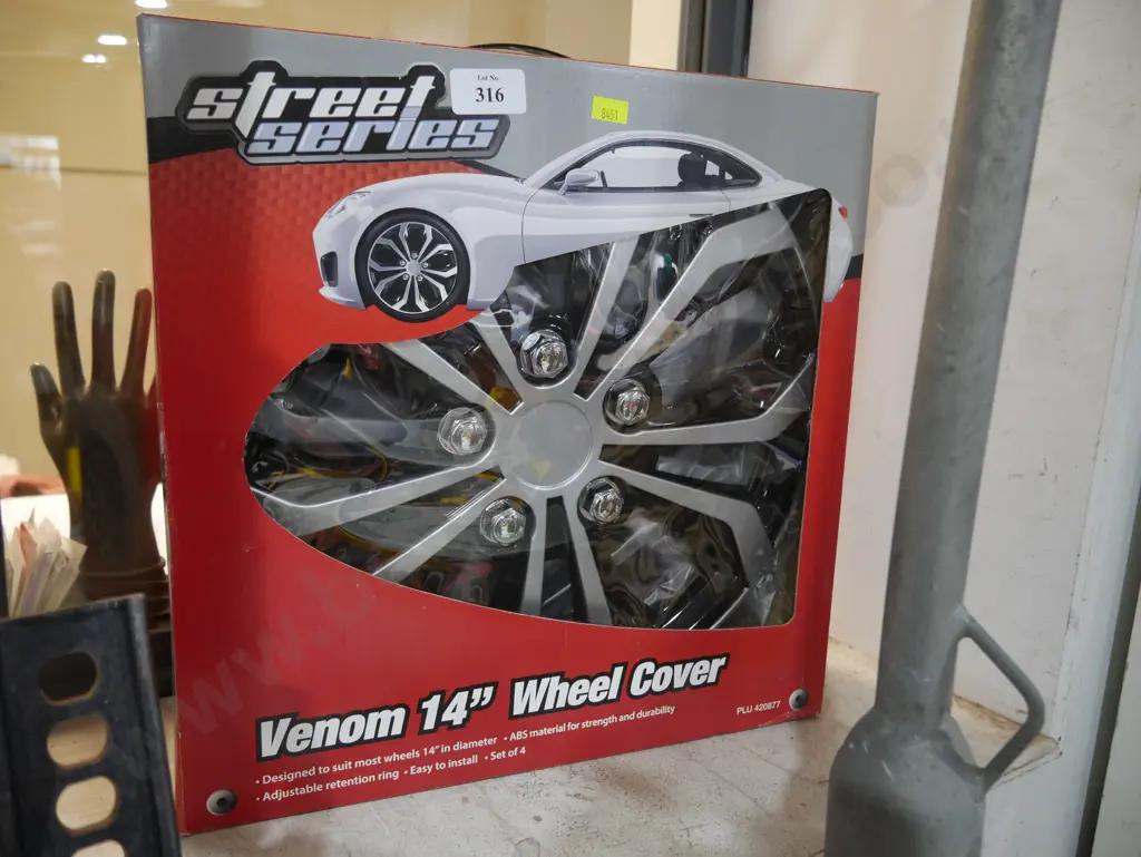 14" hub caps Image 1++