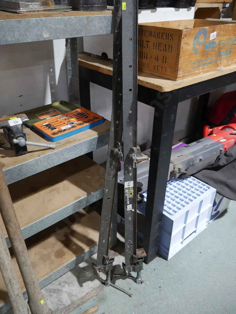 Sash clamps Image 1++