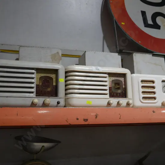 3 radios