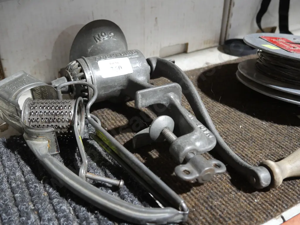 Mincer mouli grater Image 1++