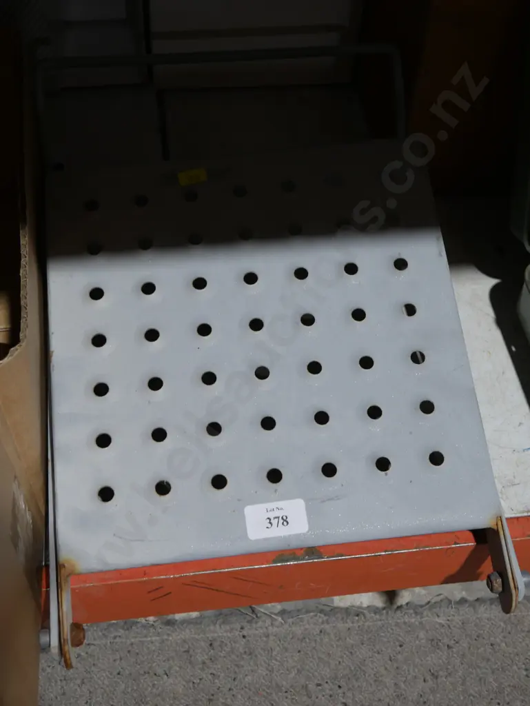 Paint tray for ladder Image 1++