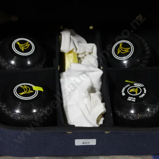 Lawn bowls