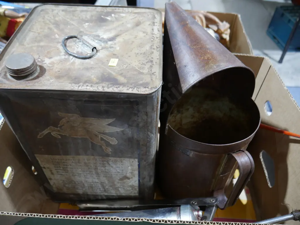Grease gun oil can ect Image 1++