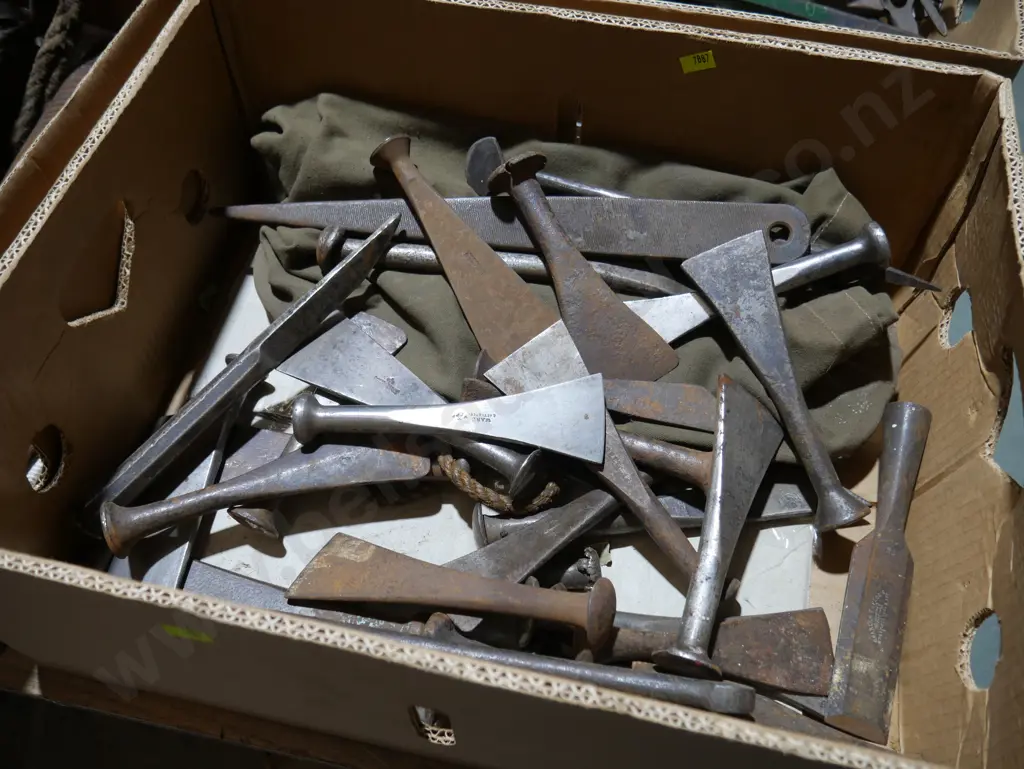 Chisels Image 1++