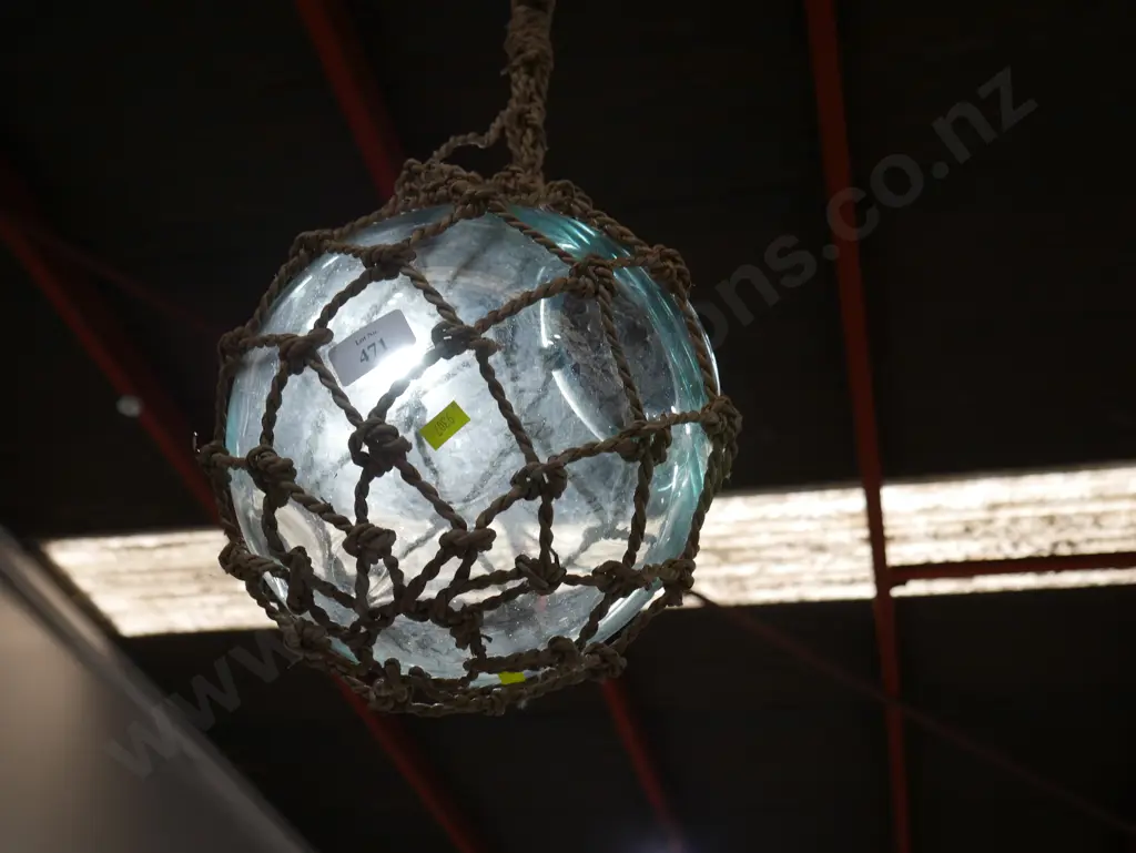 Glass float Image 1++