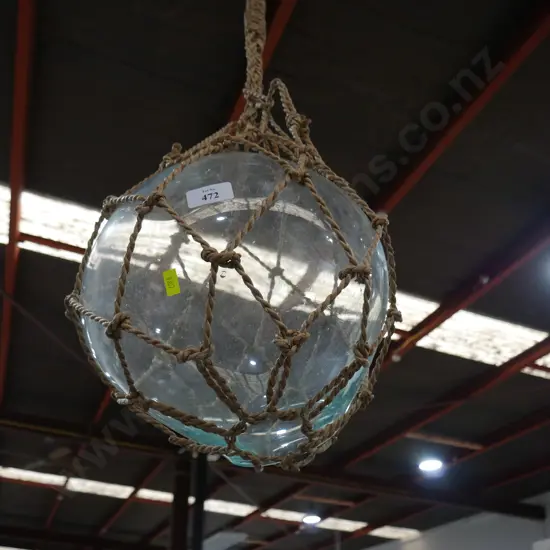 Glass float