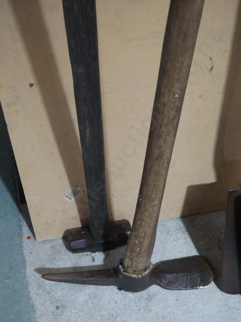 Grubber and sledgehammer Image 1++
