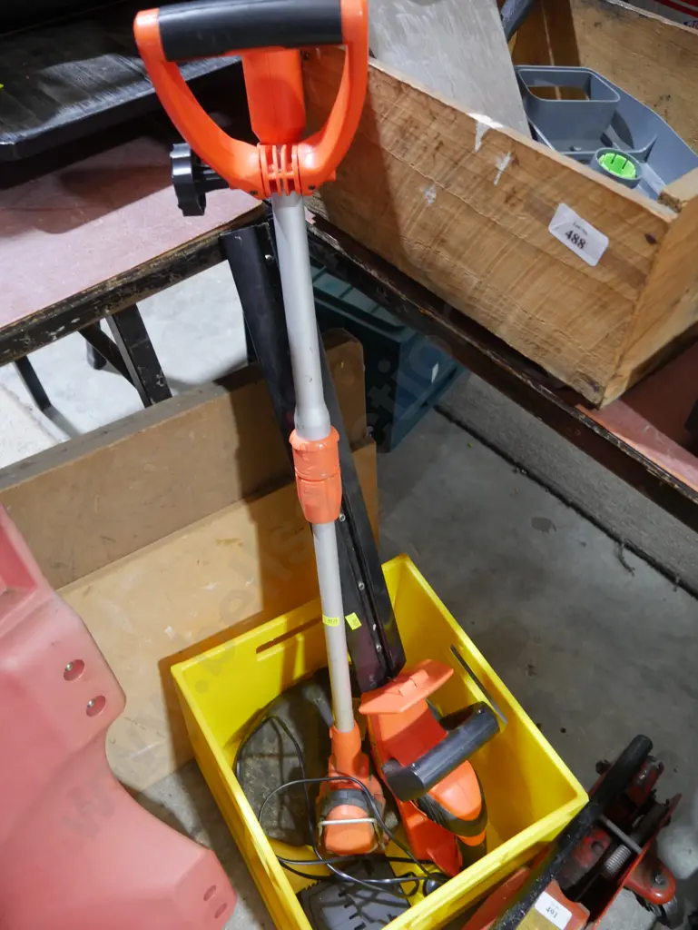 Hedge trimmer, line trimmer Image 1++