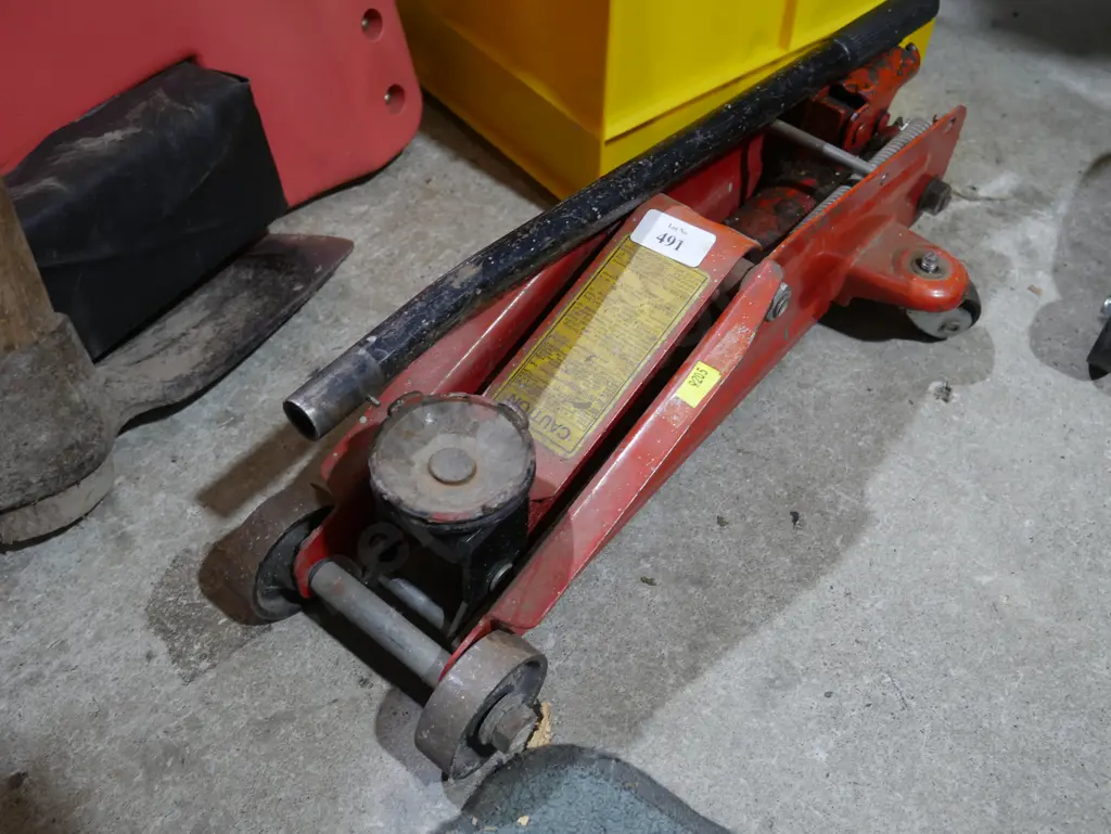 Floor jack Image 1++