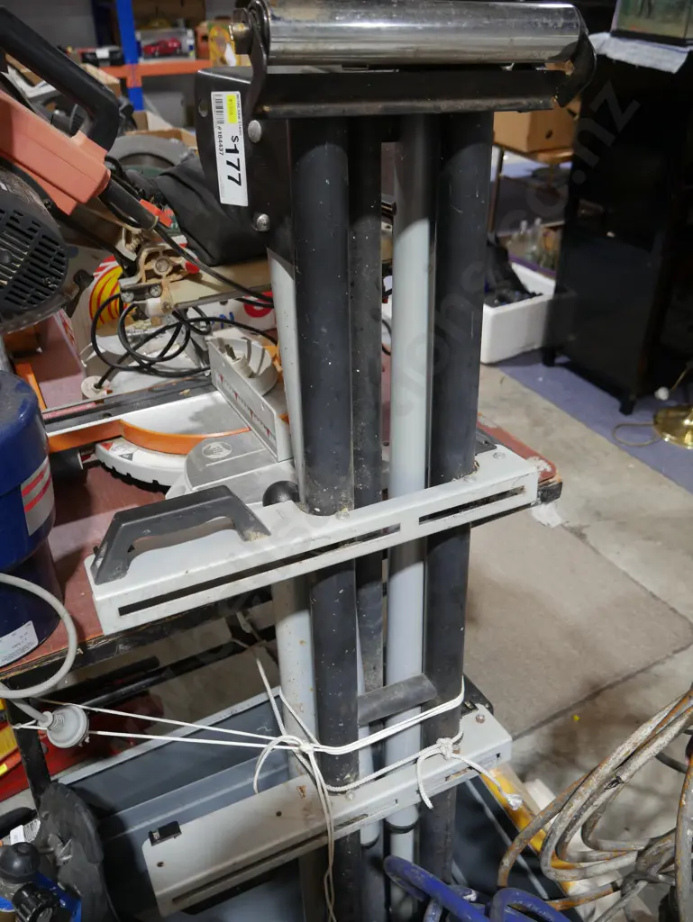 B&D sliding compound mitre saw & stand Image 1++
