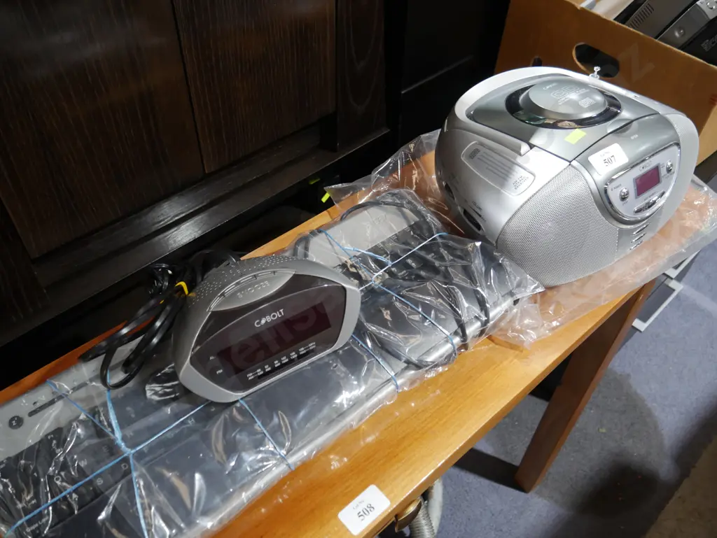 Cobolt CD player radio , alarm clock and keyboard Image 1++