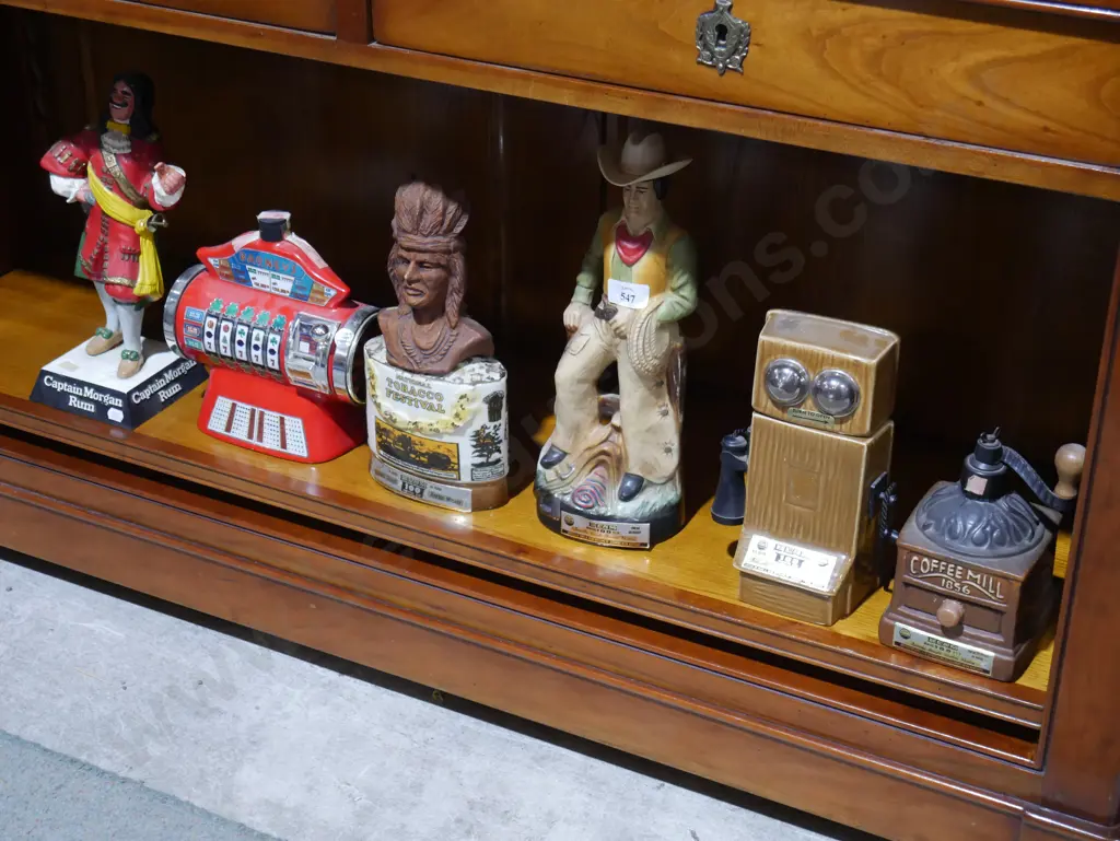 Jim beam decanters, Captain Morgan Rum figure Image 1++