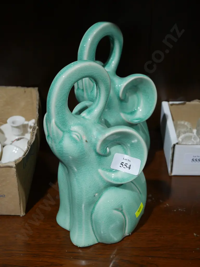 Pottery bookend elephants Image 1++