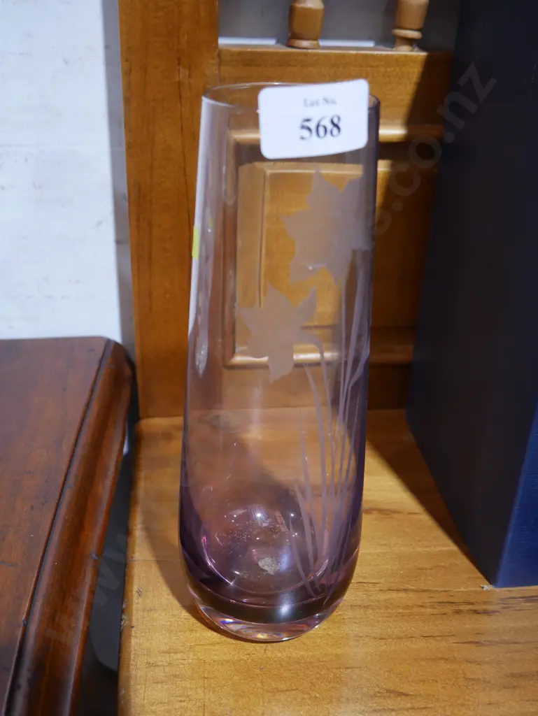 Etched glass vase Image 1++