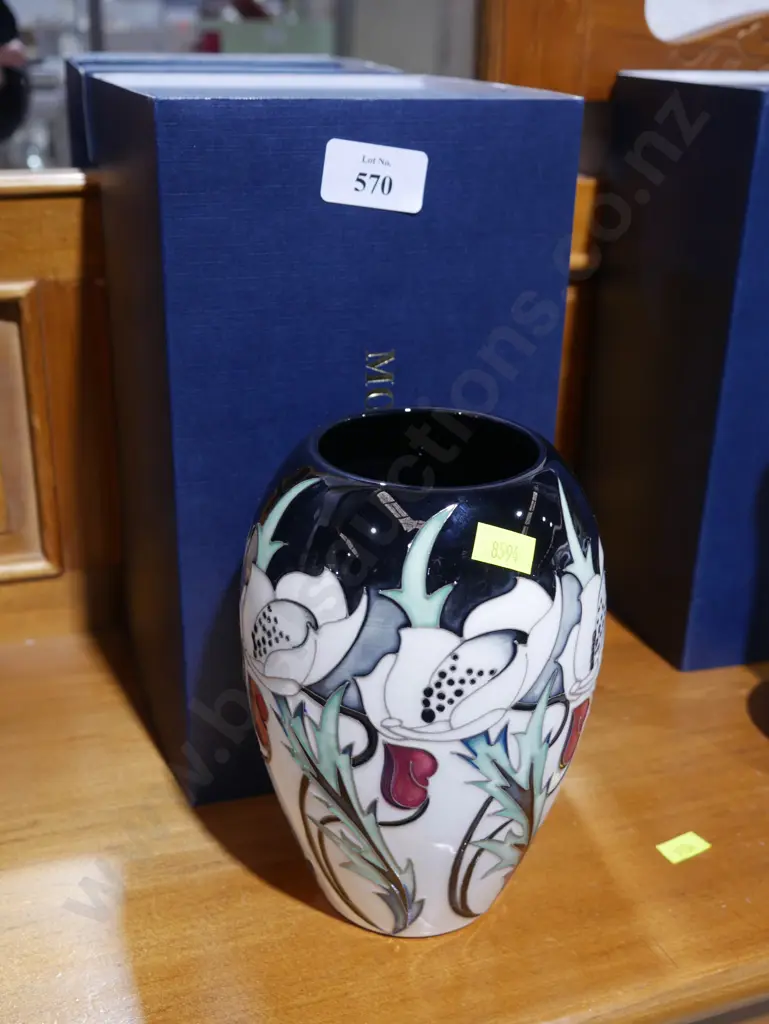 Boxed Moorcroft vase Image 1++