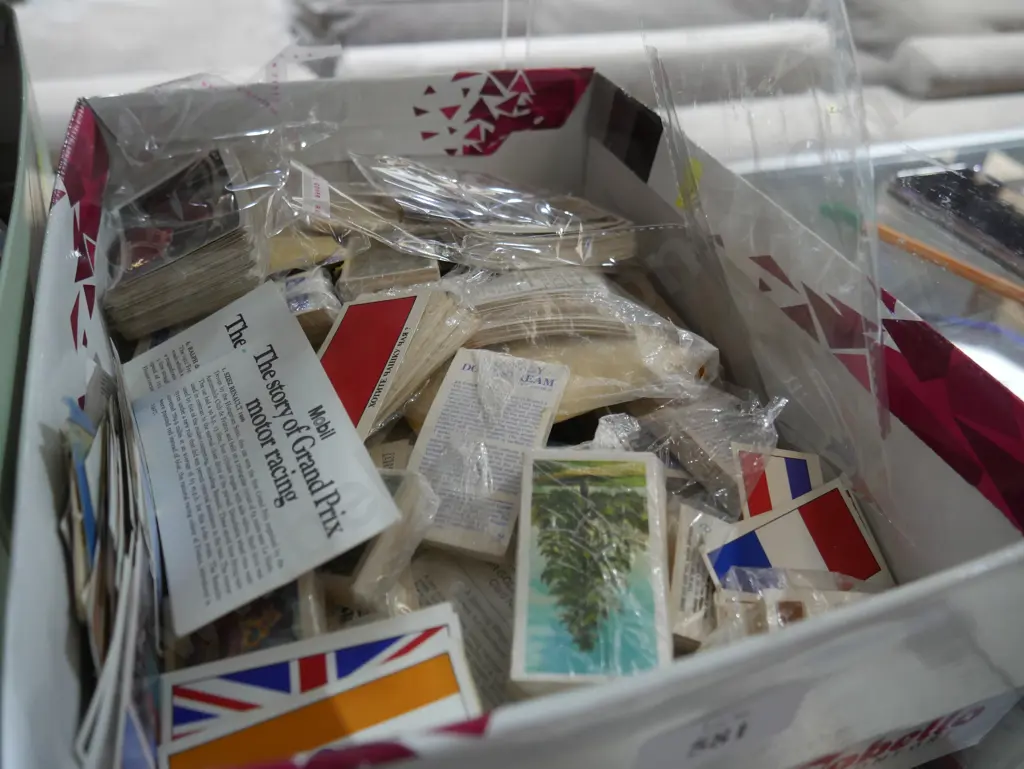 Cigarette cards Image 1++