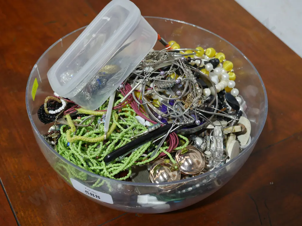 Bowl of costume jewellery Image 1++