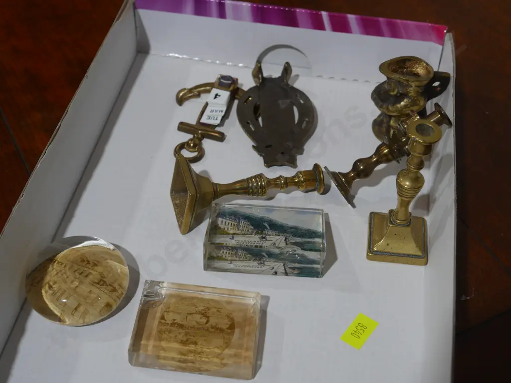 Miniature brassware, paperweights Image 1++