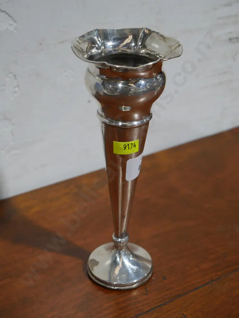 Sterling Silver vase Image 1++