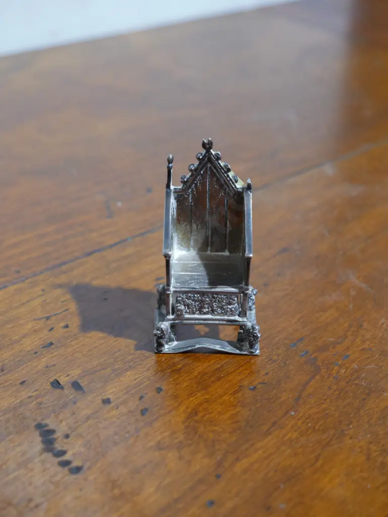 Sterling Silver throne chair Image 1++