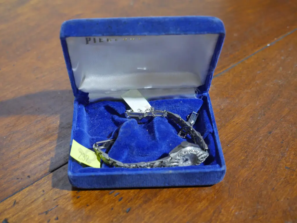 Marcasite ladies watch Image 1++