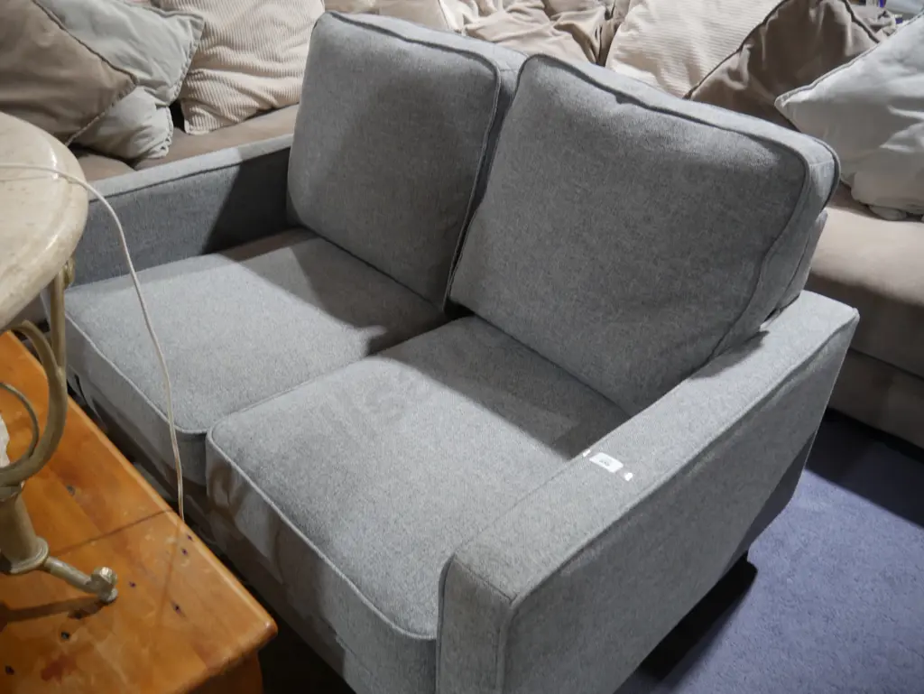 2 seater couch Image 1++