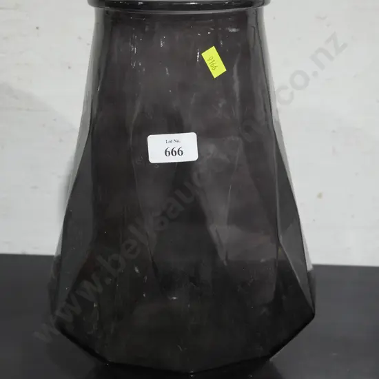 Glass vase