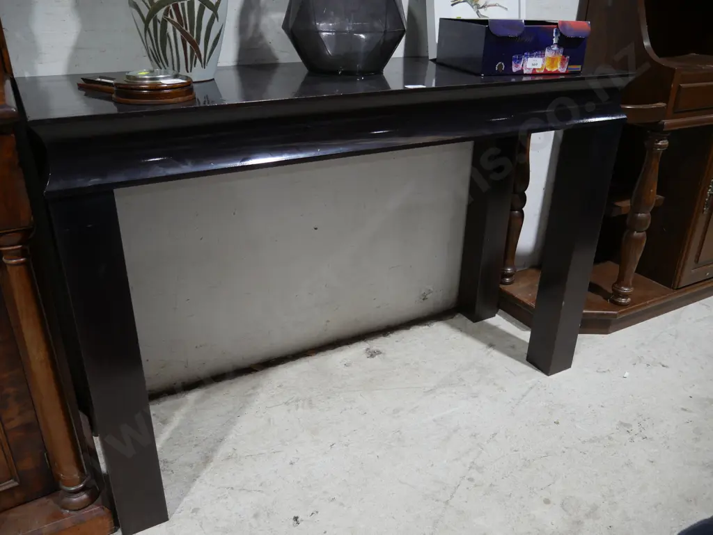 Hall table Image 1++