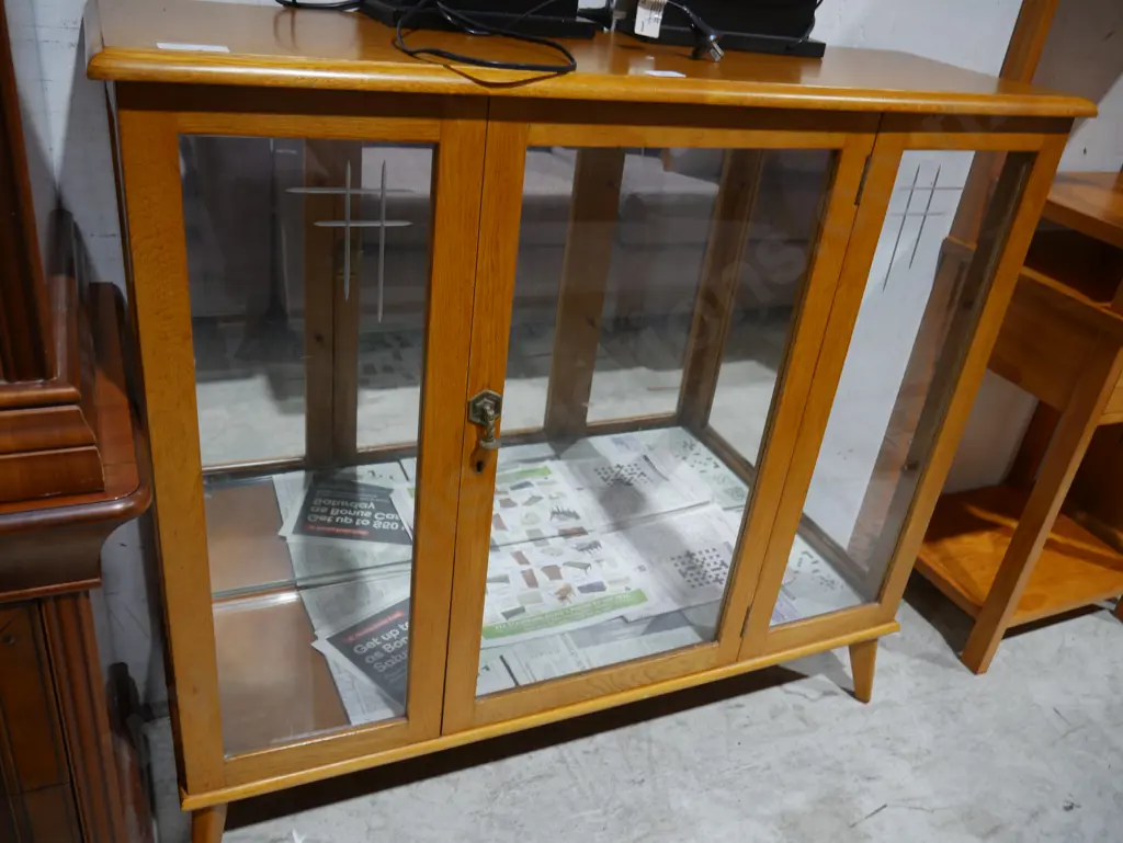 Display cabinet Image 1++