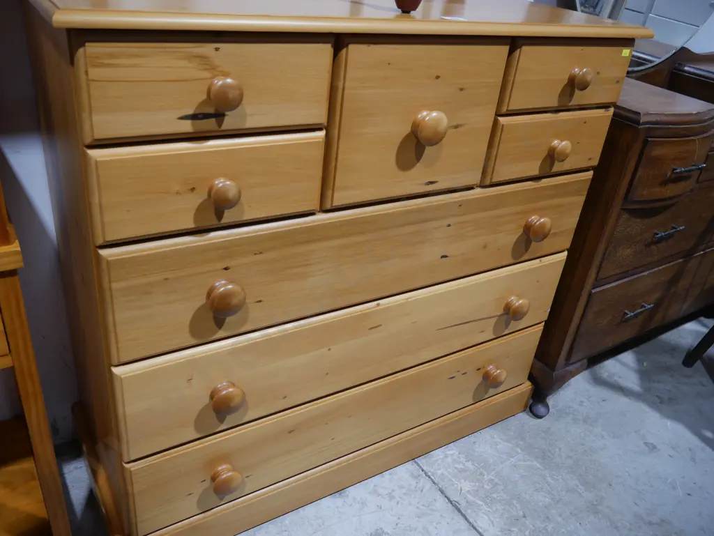 8 drawer chest Image 1++