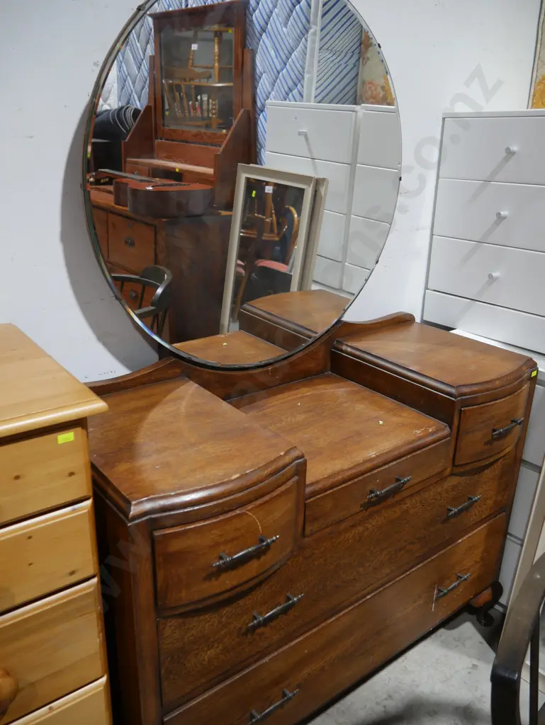 Mirror back dresser Image 1++