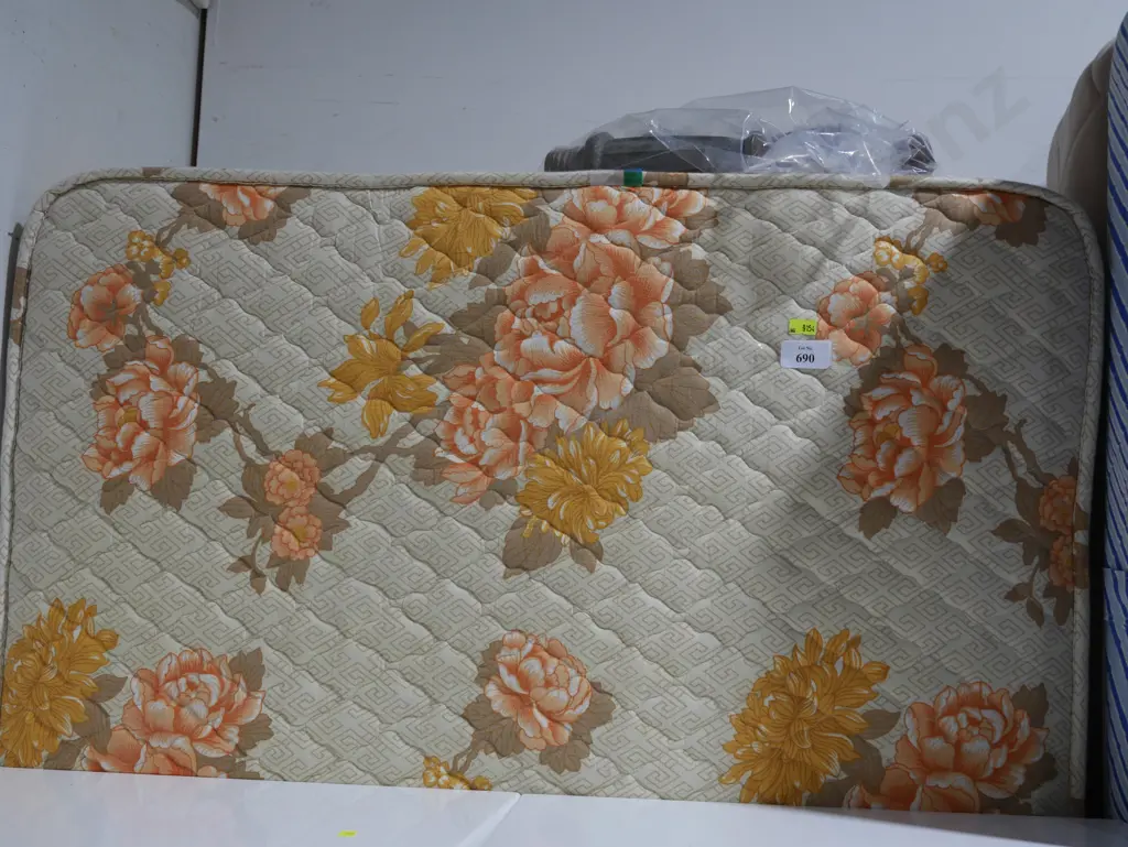 Single bed Image 1++