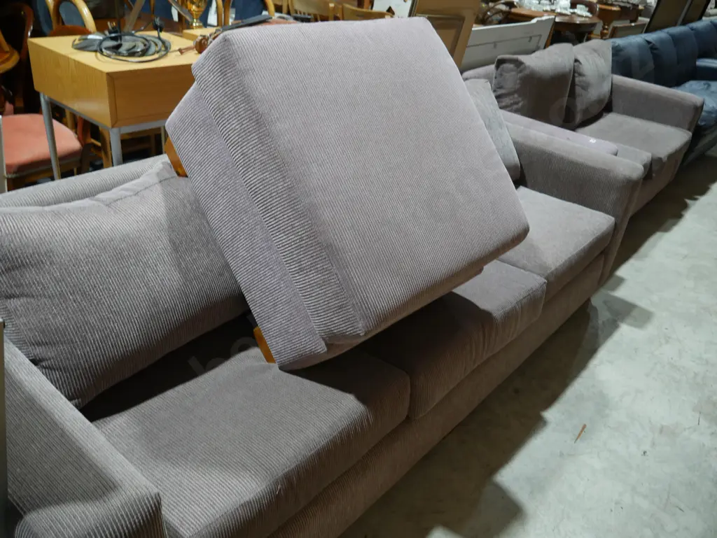 3 piece lounge suite Image 1++