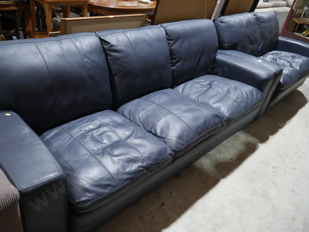 2 piece lounge suite Image 1++