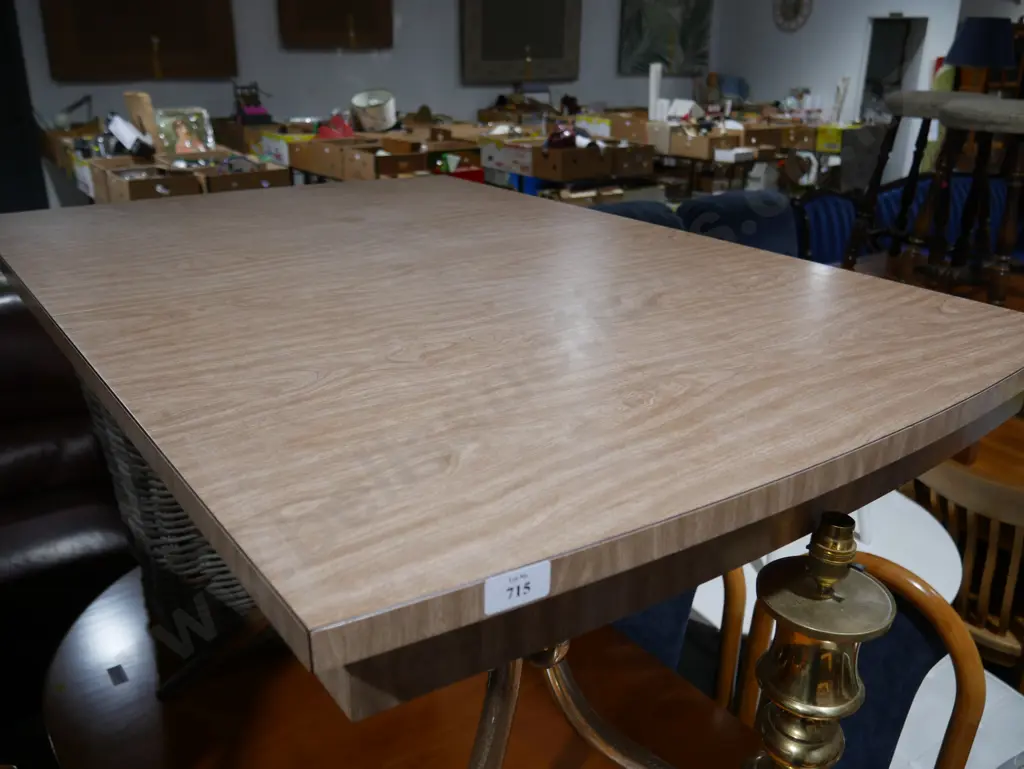 Extendable table Image 1++