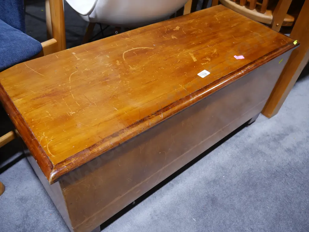 Blanket box Image 1++