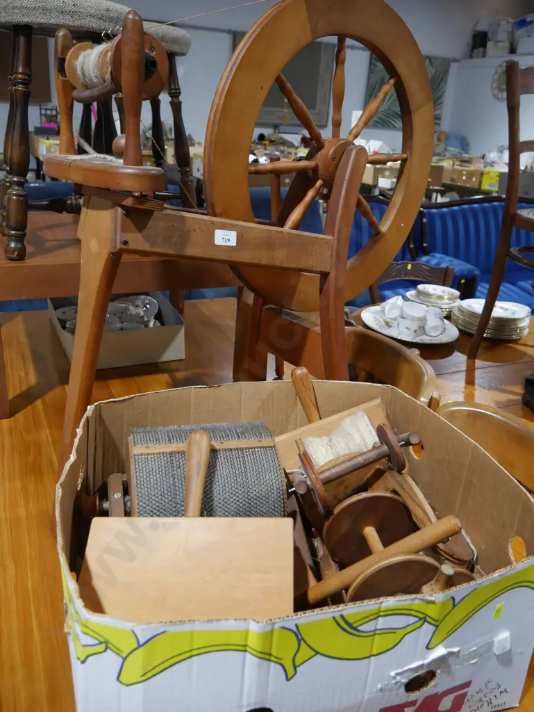 Spinning wheel and accessories Image 1++