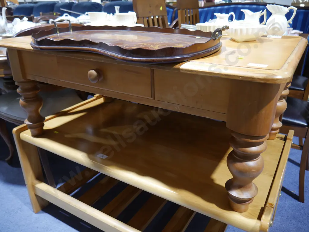 Coffee table Image 1++