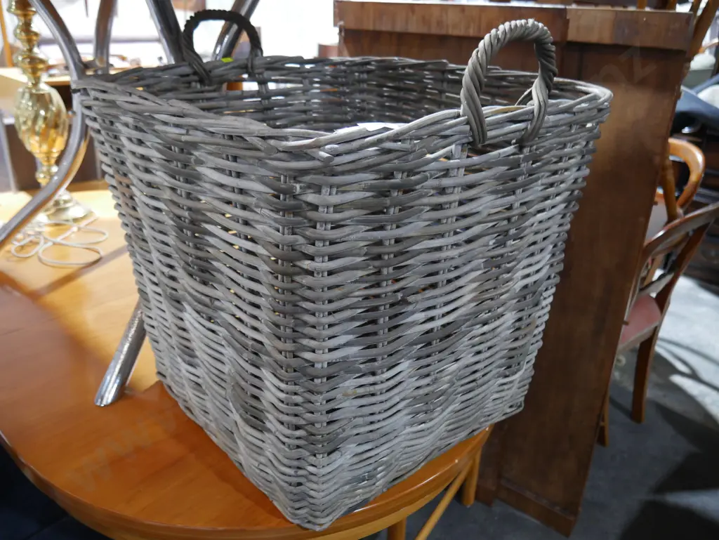 Large cane basket Image 1++