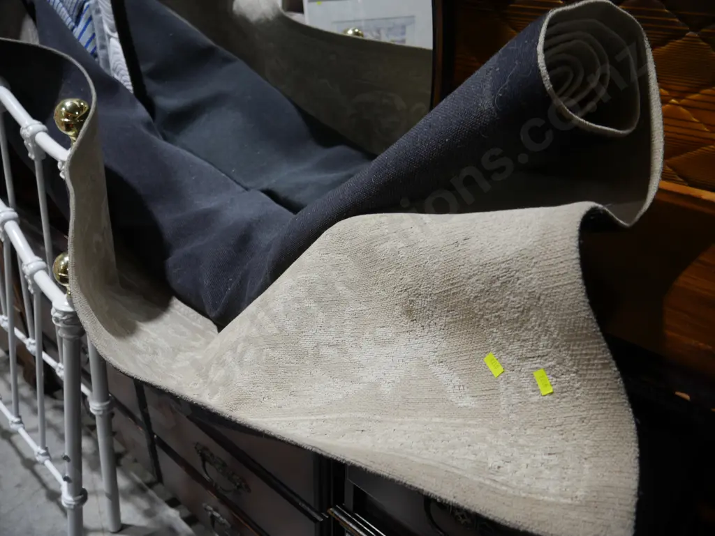 Large floor mat Image 1++