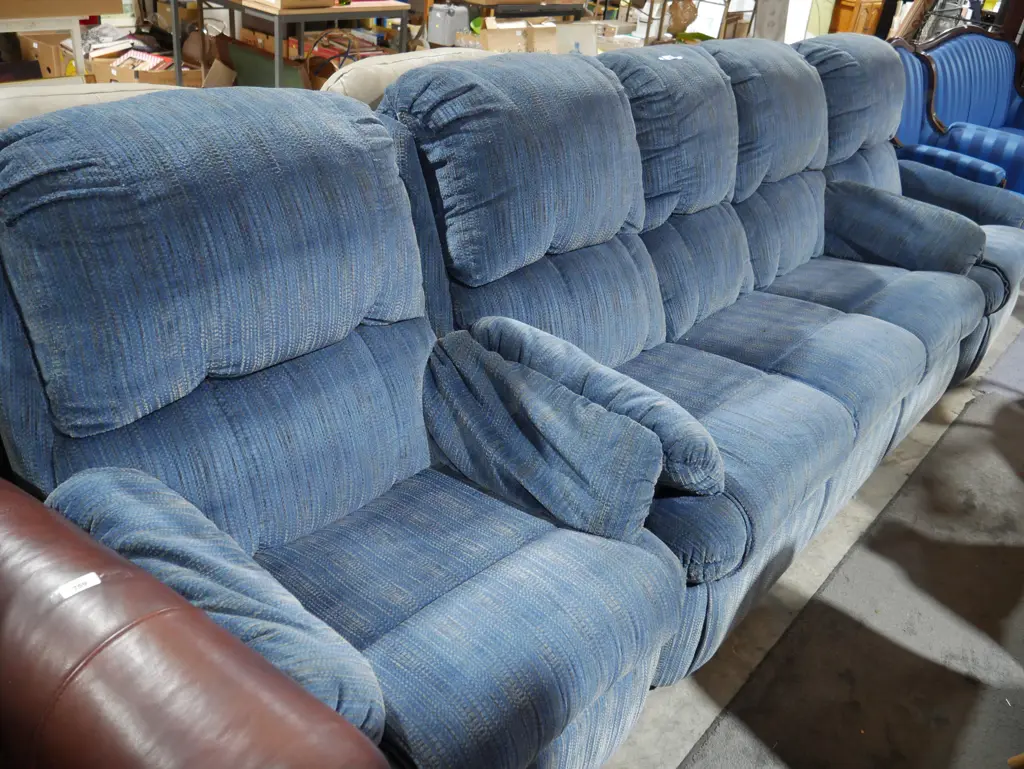 3 piece lounge suite Image 1++
