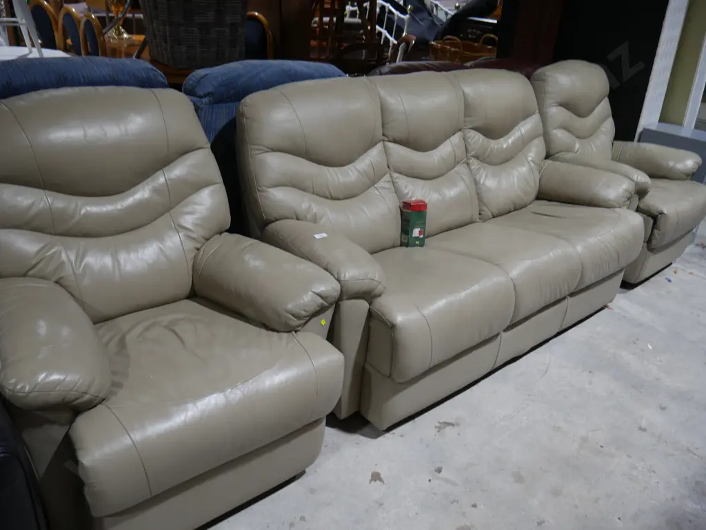 3 piece leather lounge suite Image 1++