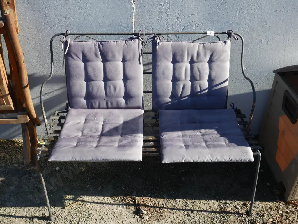 Metal outdoor bench Image 1++
