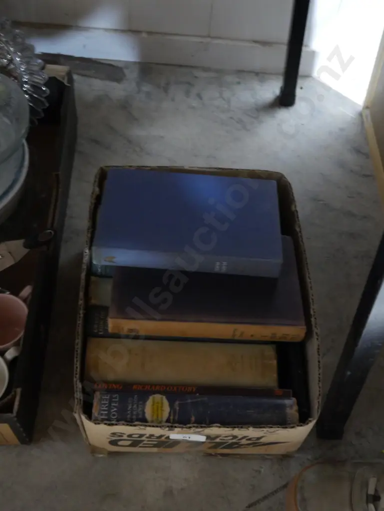 Books Image 1++