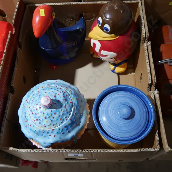 4 cookie jars